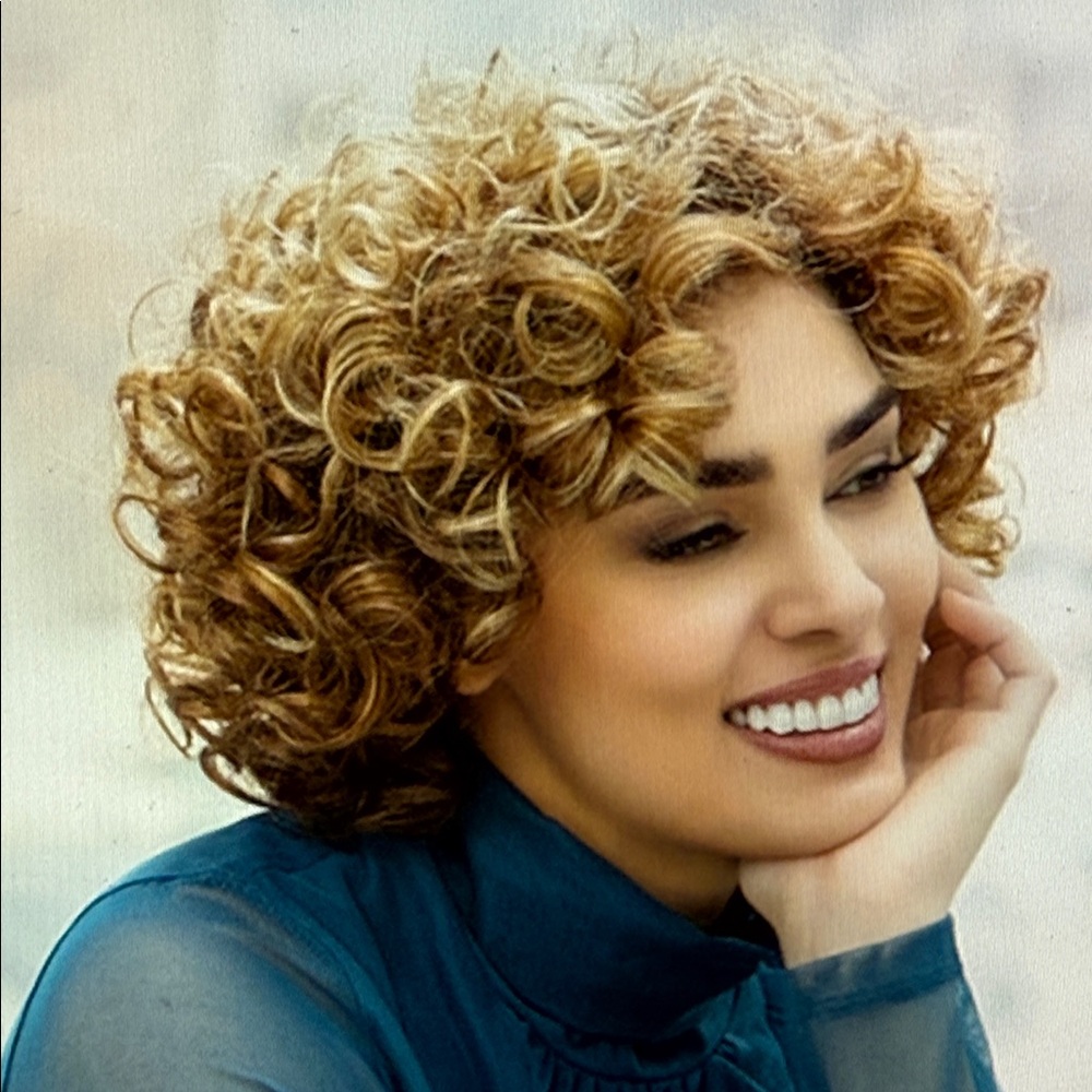 Alan Eaton Envy Voluminous Curly Kenya Wig in Sparkling Champagne - Picture 9 of 9